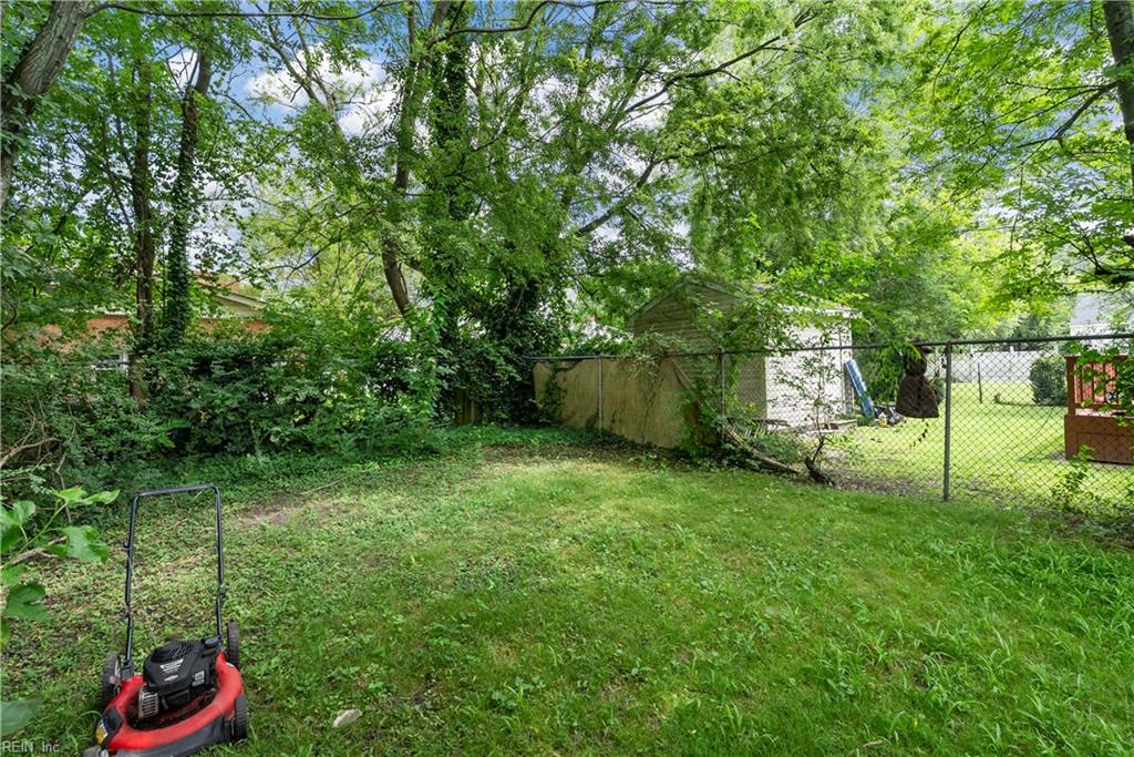 206 Oak St Property Photo 23