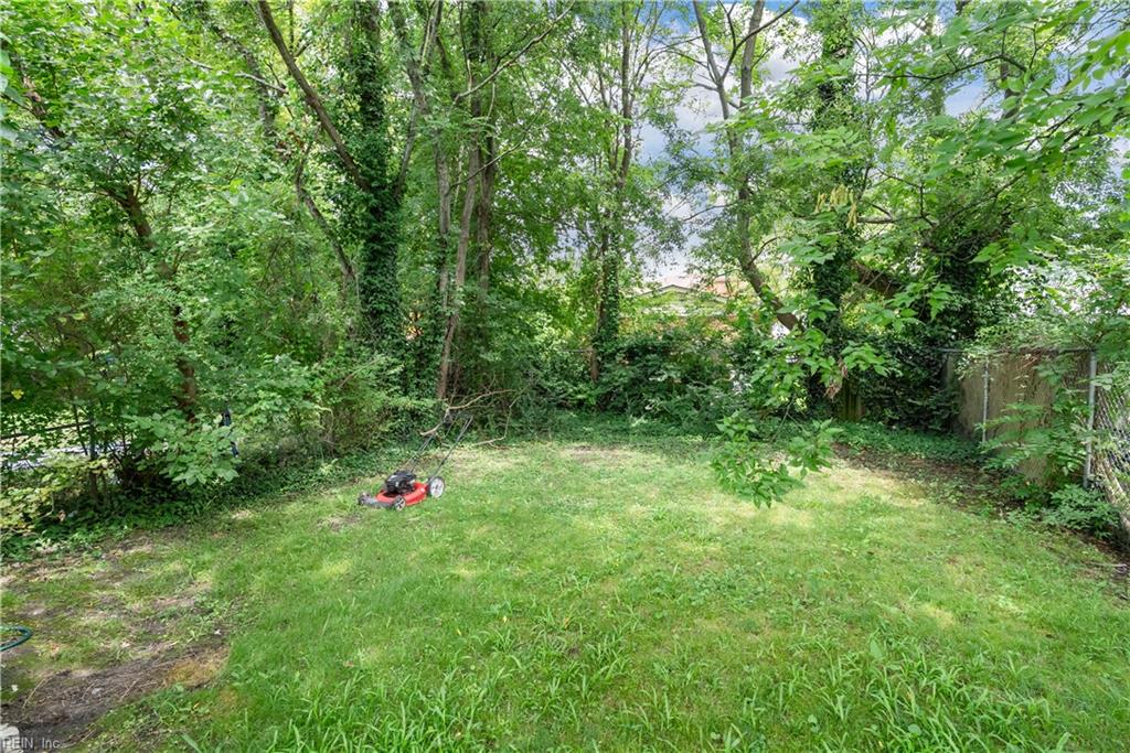 206 Oak St Property Photo 24
