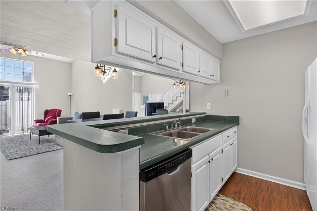 2112 Willow Point Arch Property Photo 10
