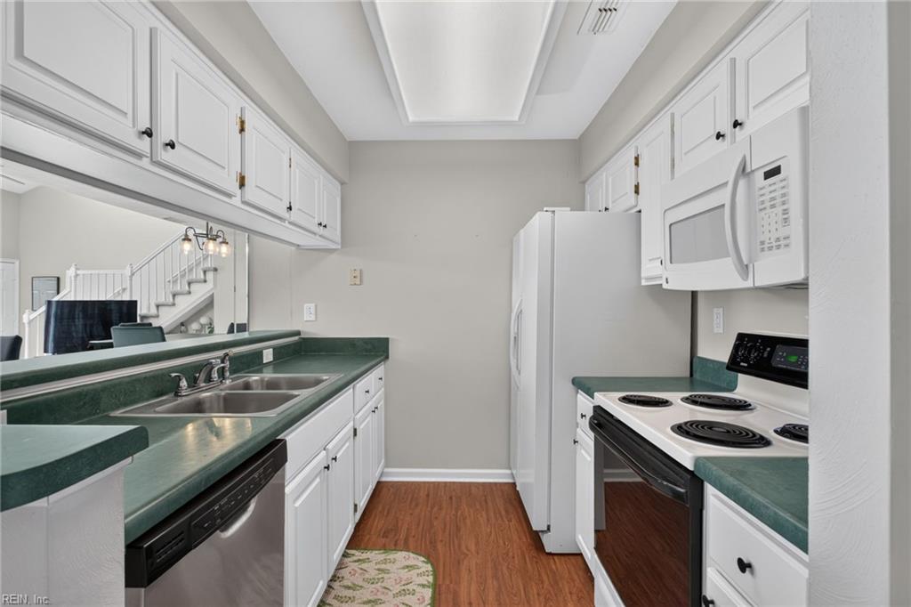 2112 Willow Point Arch Property Photo 12