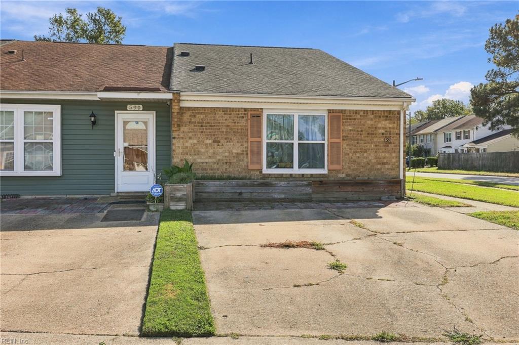 592 Peregrine Street Property Photo 1