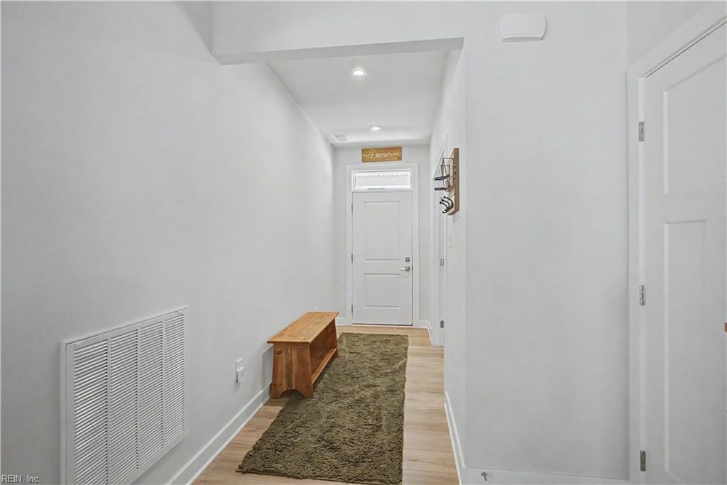118 Oxford Rn Property Photo 3