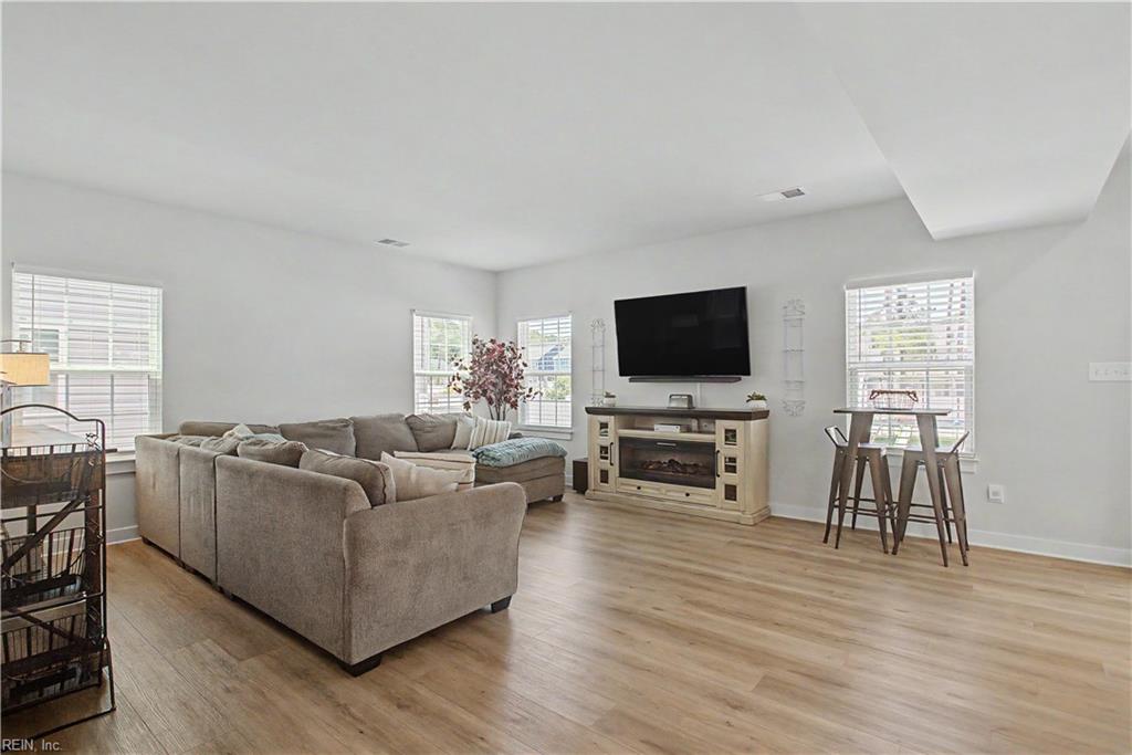 118 Oxford Rn Property Photo 5