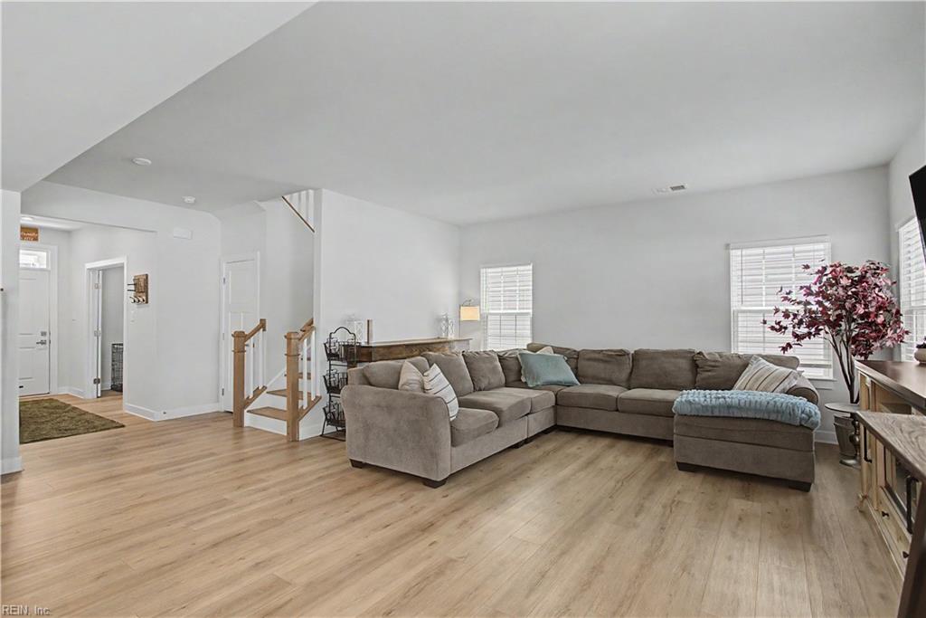 118 Oxford Rn Property Photo 6