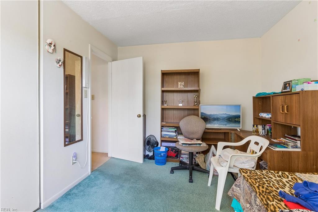 1745 Lake Christopher Dr Property Photo 31