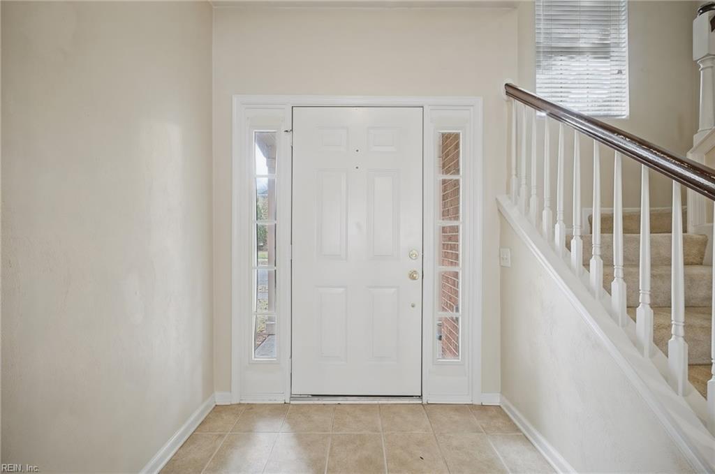 604 Old Fields Arch Property Photo 4