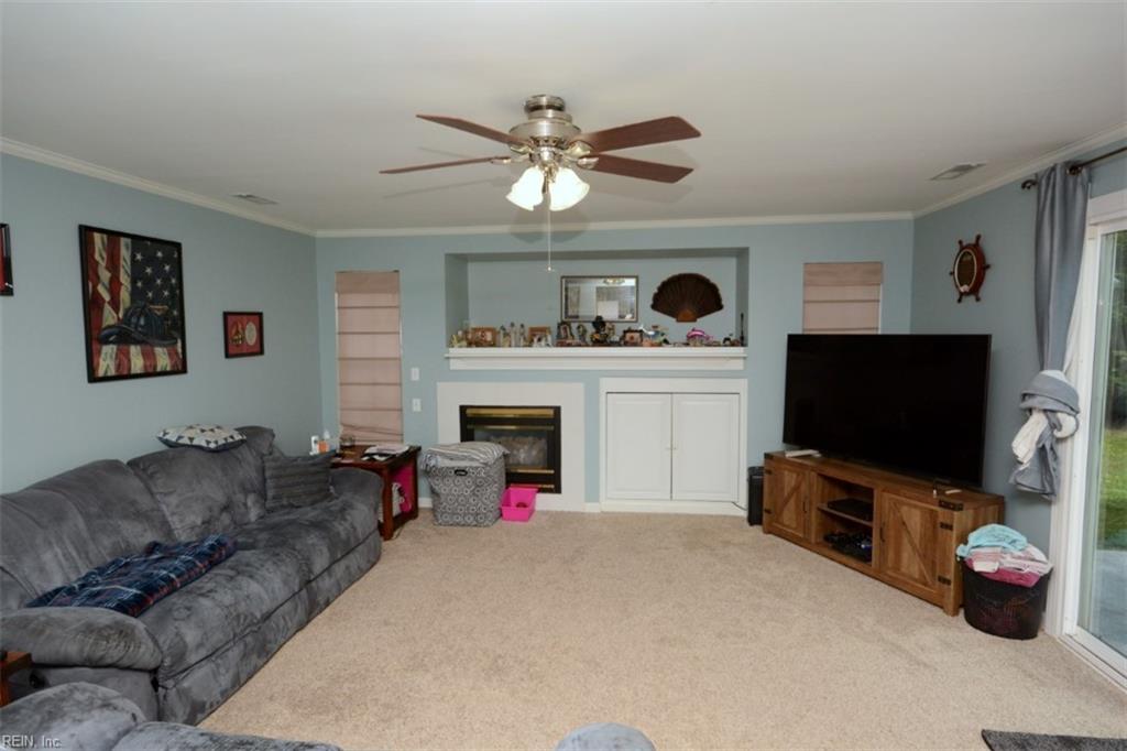 315 S Monterey Dr Property Photo 2