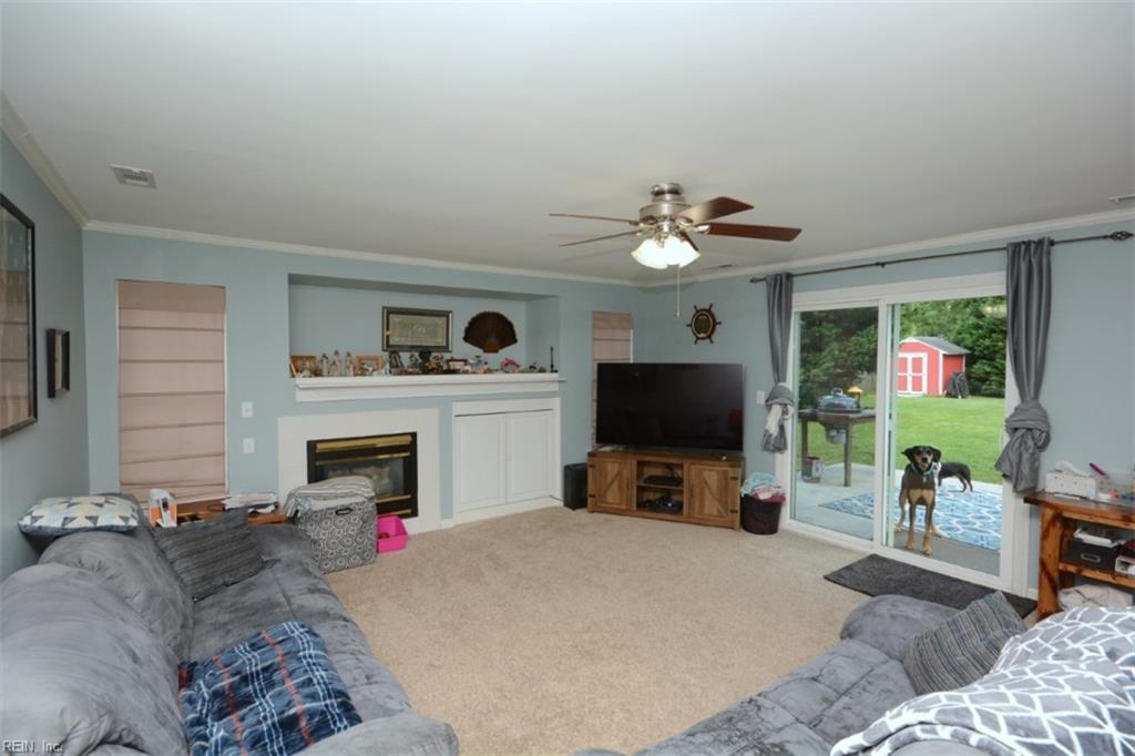 315 S Monterey Dr Property Photo 3