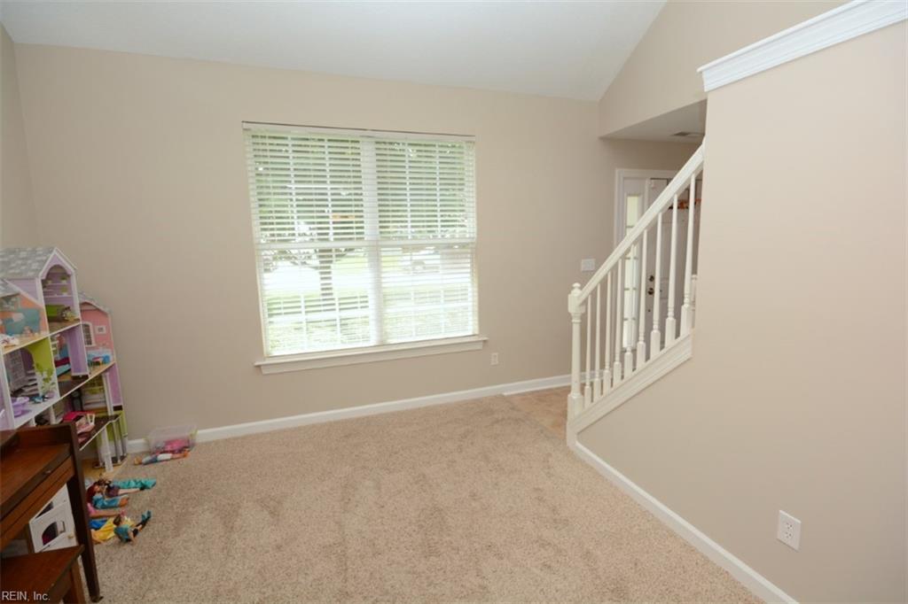 315 S Monterey Dr Property Photo 18
