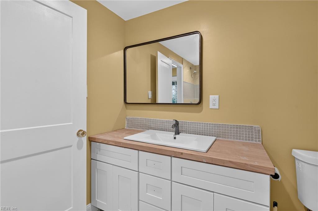 22630 Main St Property Photo 20
