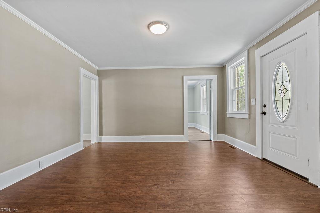 1317 Clay St Property Photo 6