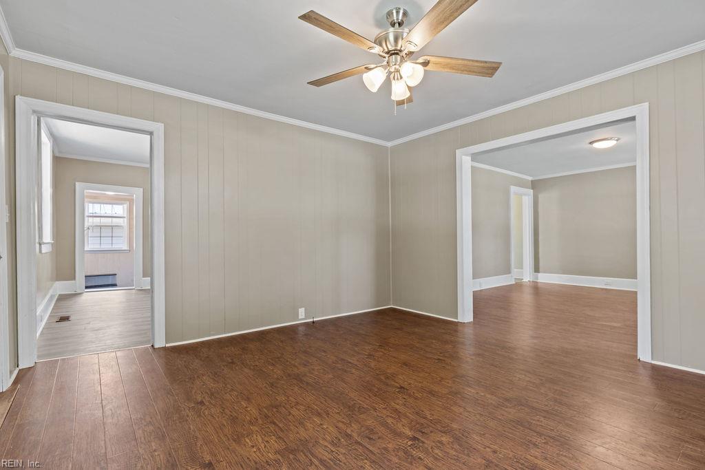 1317 Clay St Property Photo 7