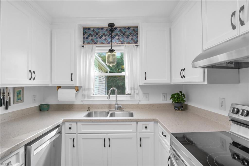 103 Pebble Beach Ln Property Photo 4