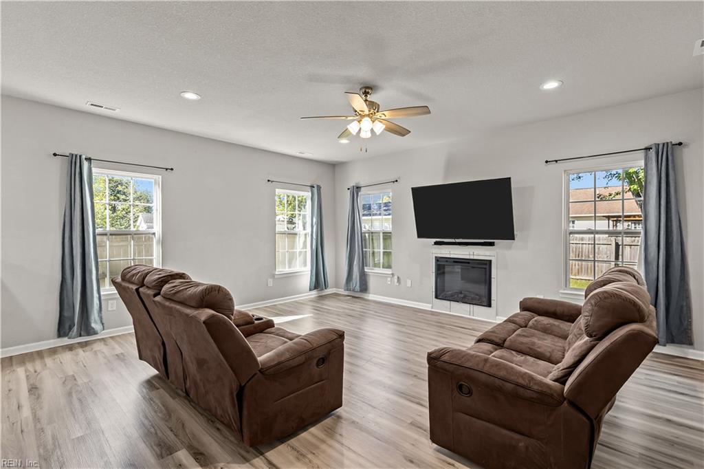 1607 Selden Ave Property Photo 14