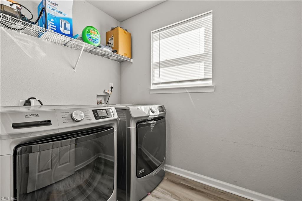 1607 Selden Ave Property Photo 17