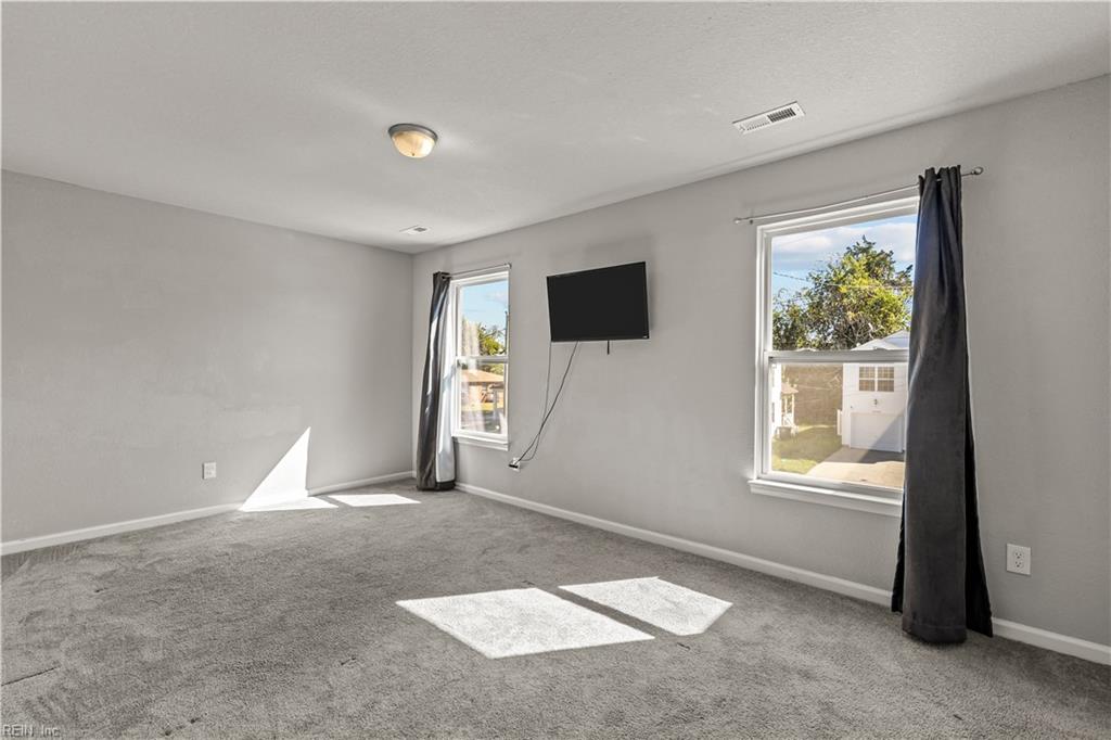 1607 Selden Ave Property Photo 29