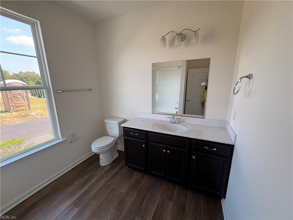 211 Oxford Ave Property Photo 8