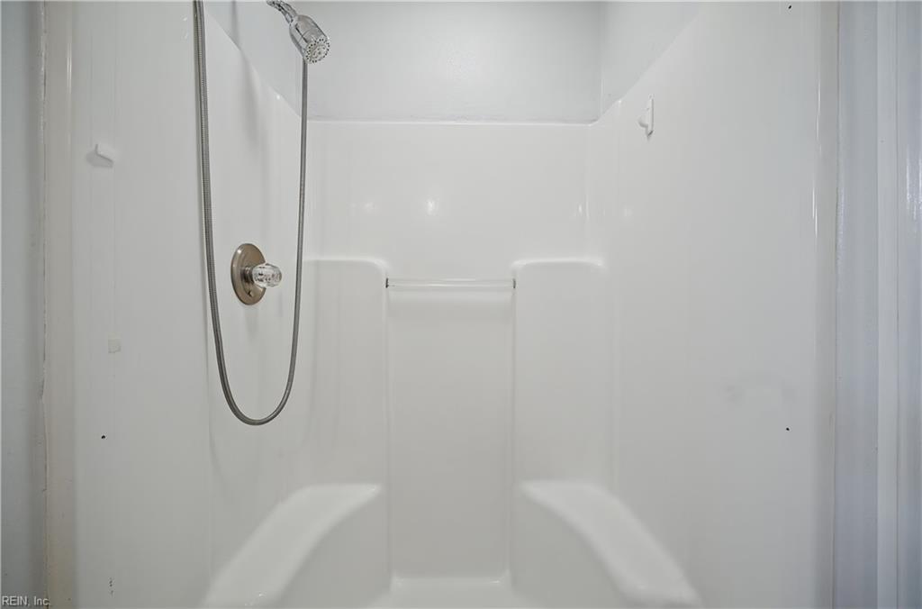 106 Elizabeth Cir Property Photo 24