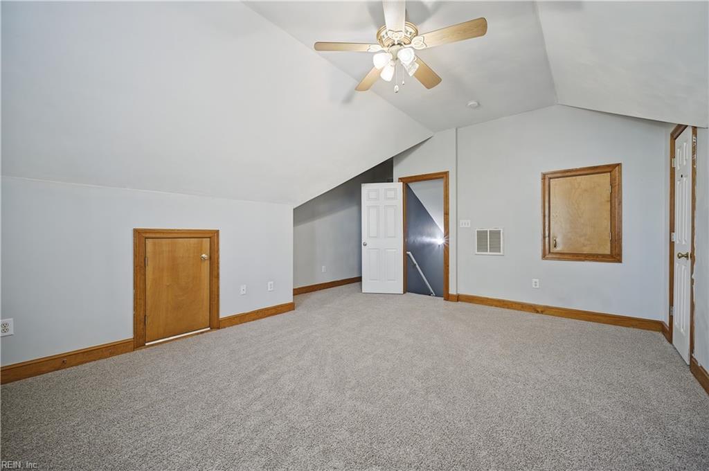 106 Elizabeth Cir Property Photo 28