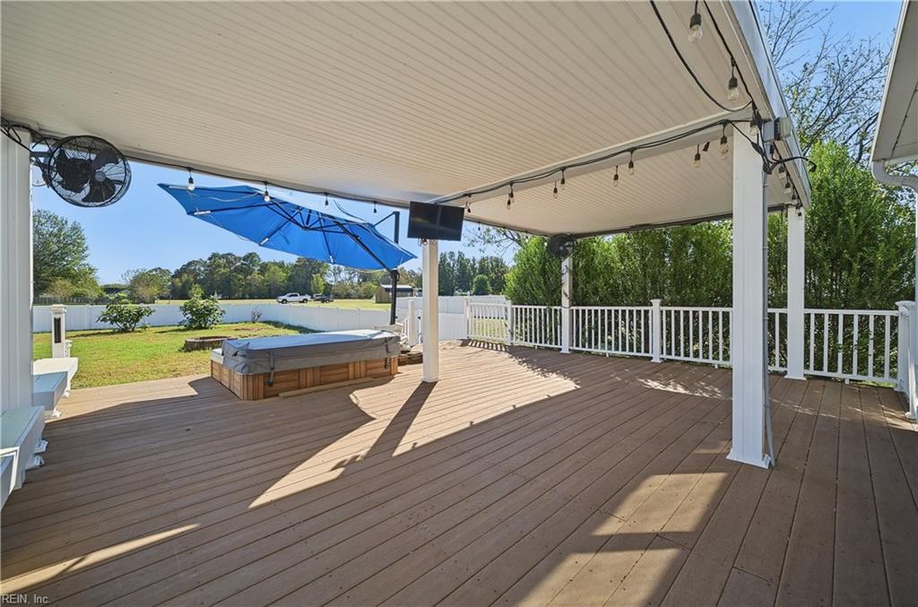 106 Elizabeth Cir Property Photo 32