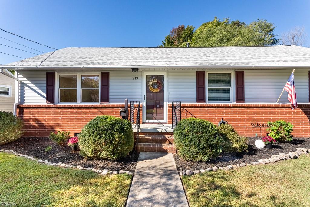 219 Patrician Dr Property Photo 3