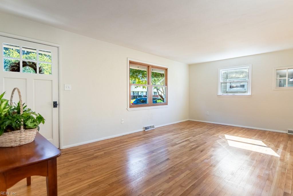 219 Patrician Dr Property Photo 7