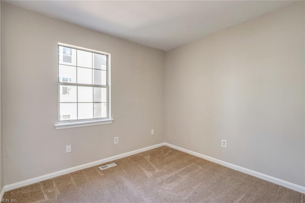 436 Peregrine St Property Photo 31