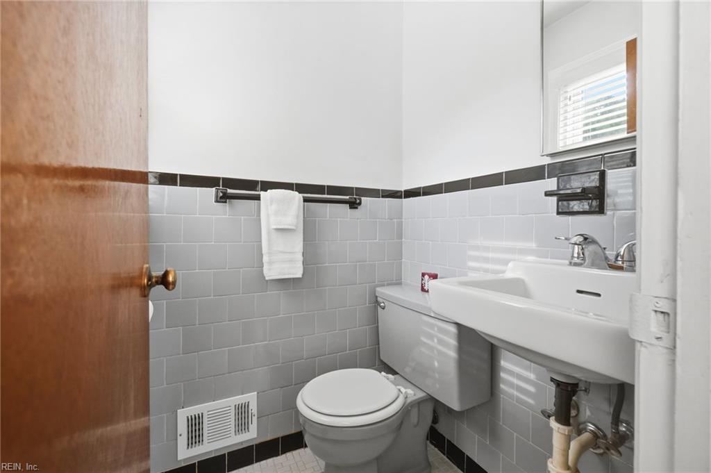 5445 Shadowwood Dr Property Photo 11