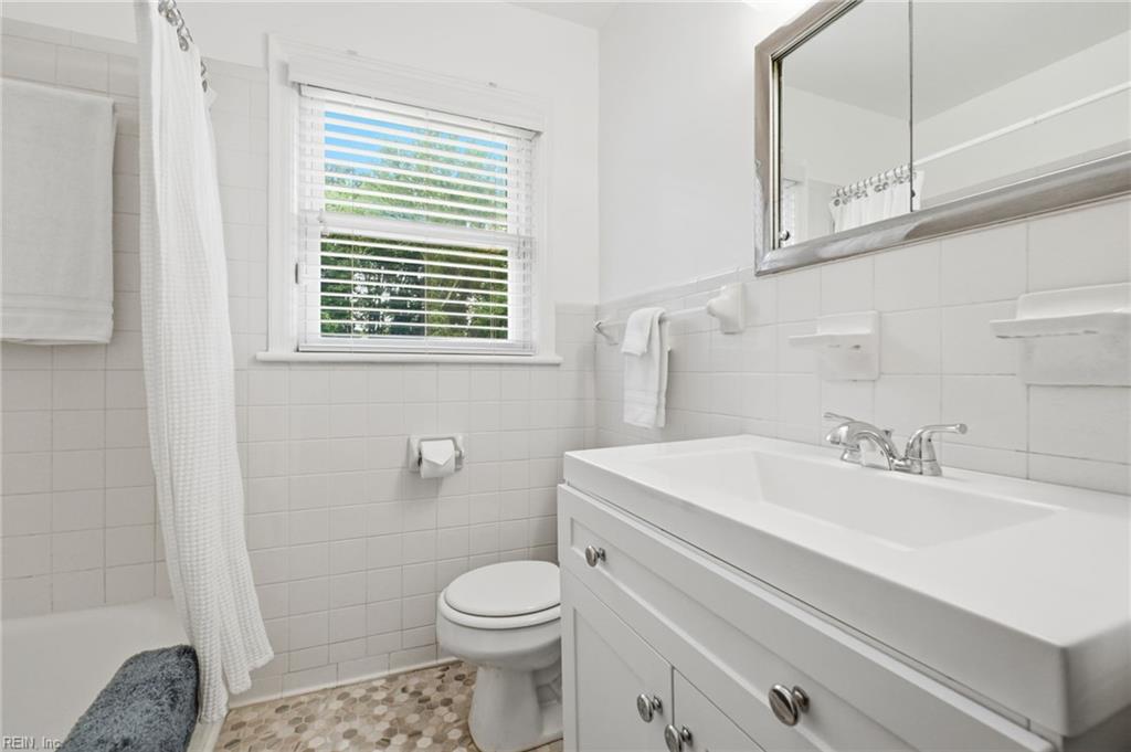 5445 Shadowwood Dr Property Photo 14