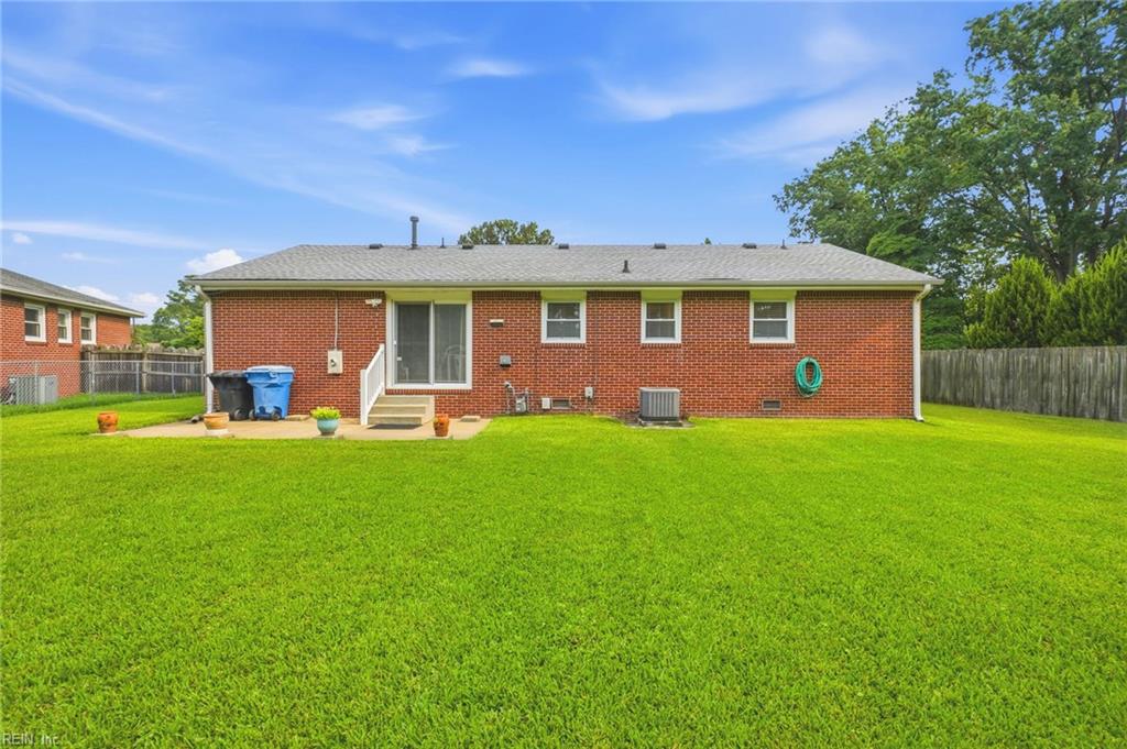 5445 Shadowwood Dr Property Photo 22