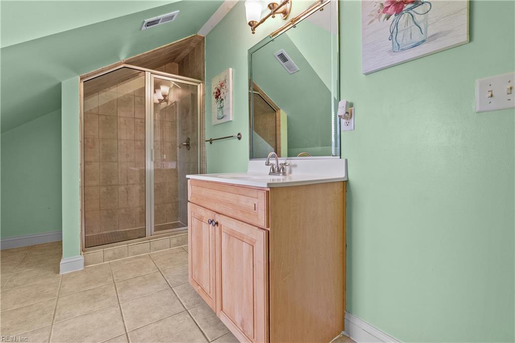 821 Redleafe Cir Property Photo 35