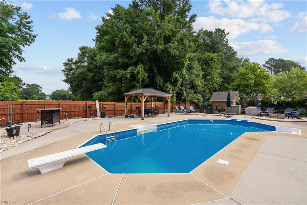 821 Redleafe Cir Property Photo 40