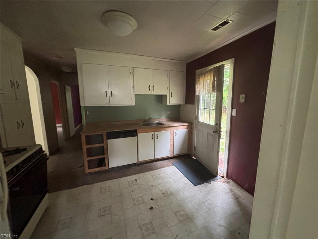 262 Red Mens Hall Rd Property Photo 3