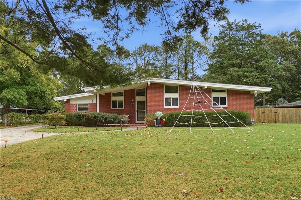 1312 Woodhurst Dr Property Photo 2