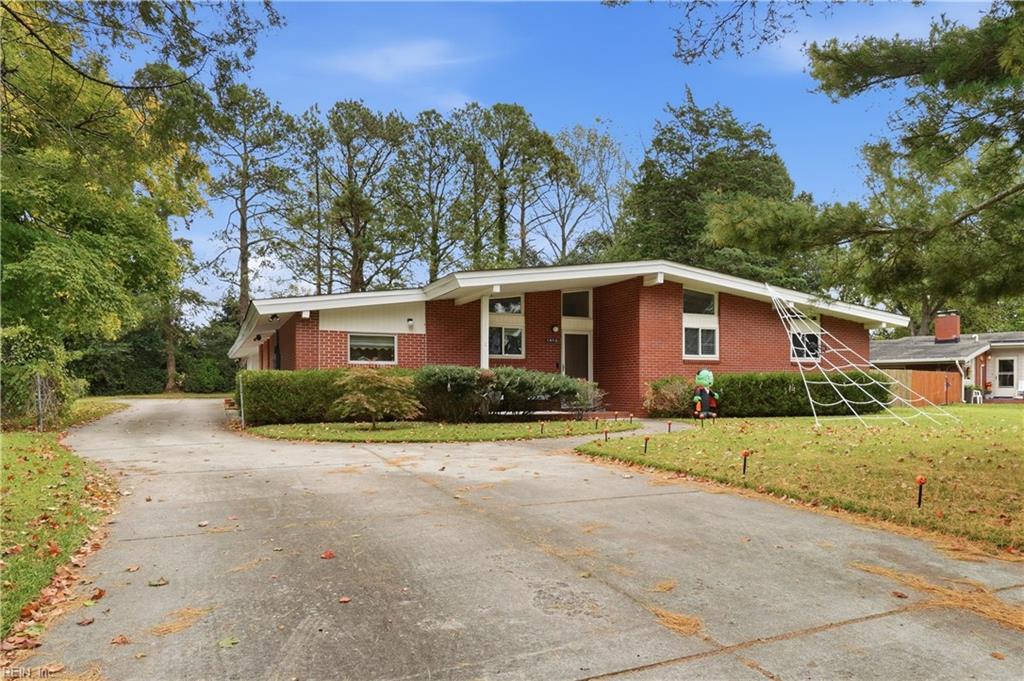 1312 Woodhurst Dr Property Photo 3