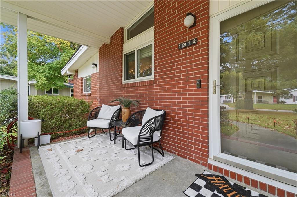 1312 Woodhurst Dr Property Photo 5