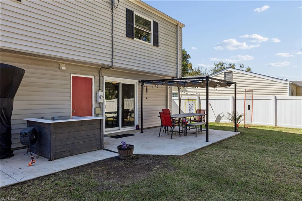 111 Deerfield Blvd Property Photo 37