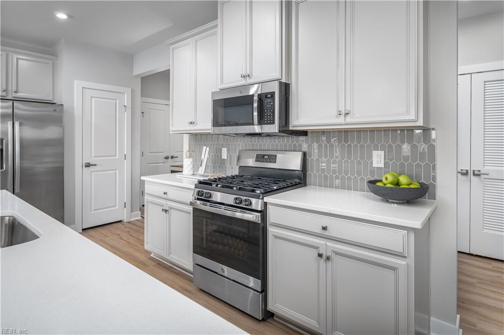 7102 Bridgeway Dr Property Photo 9