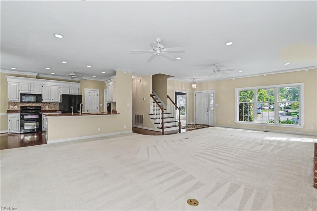 1324 Cambridge Way Property Photo 8