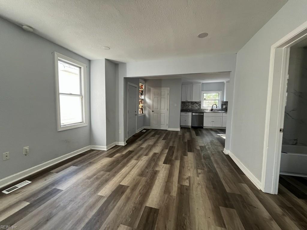 710 B St Property Photo 7