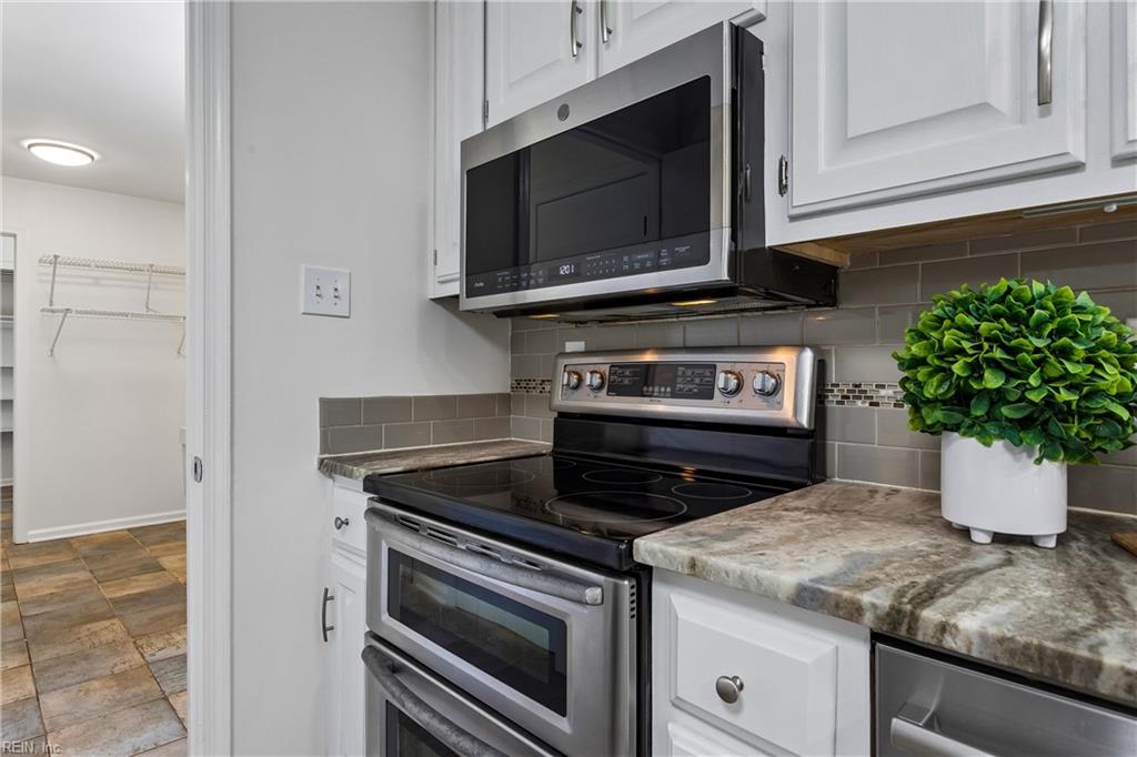 2 Sir Ralph Ln Property Photo 12