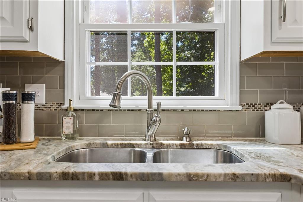 2 Sir Ralph Ln Property Photo 13