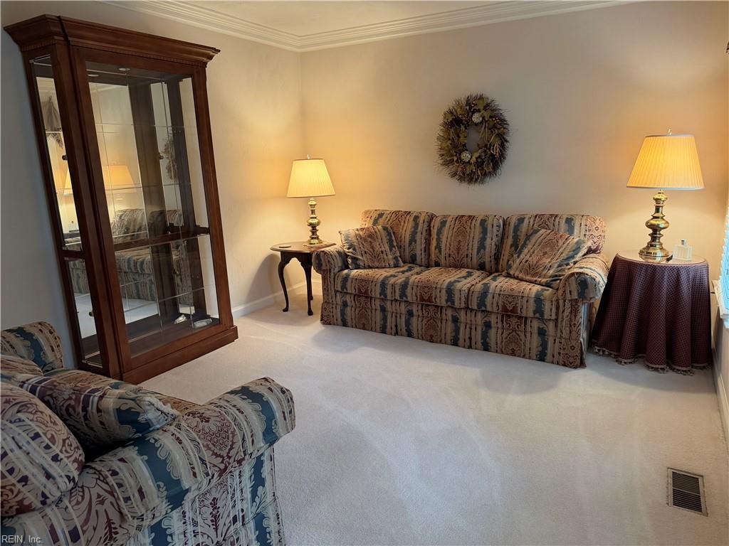 810 Hedgerow Ct Property Photo 16