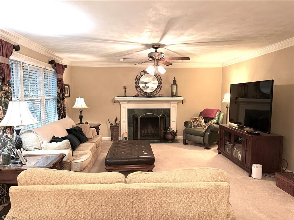 810 Hedgerow Ct Property Photo 24