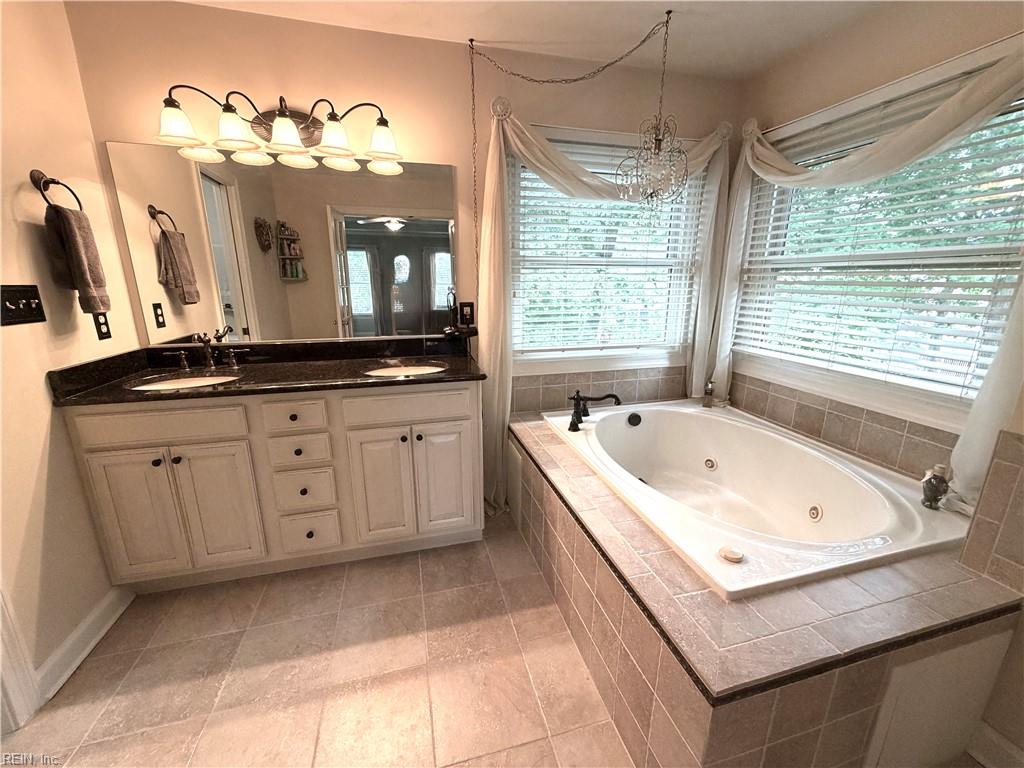 810 Hedgerow Ct Property Photo 31