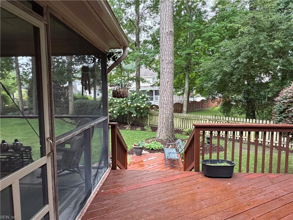 810 Hedgerow Ct Property Photo 42