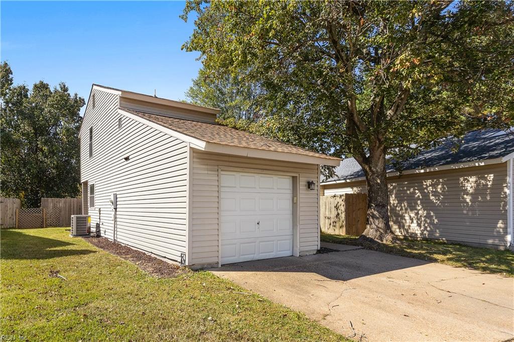 5112 Earlston Ln Property Photo 2