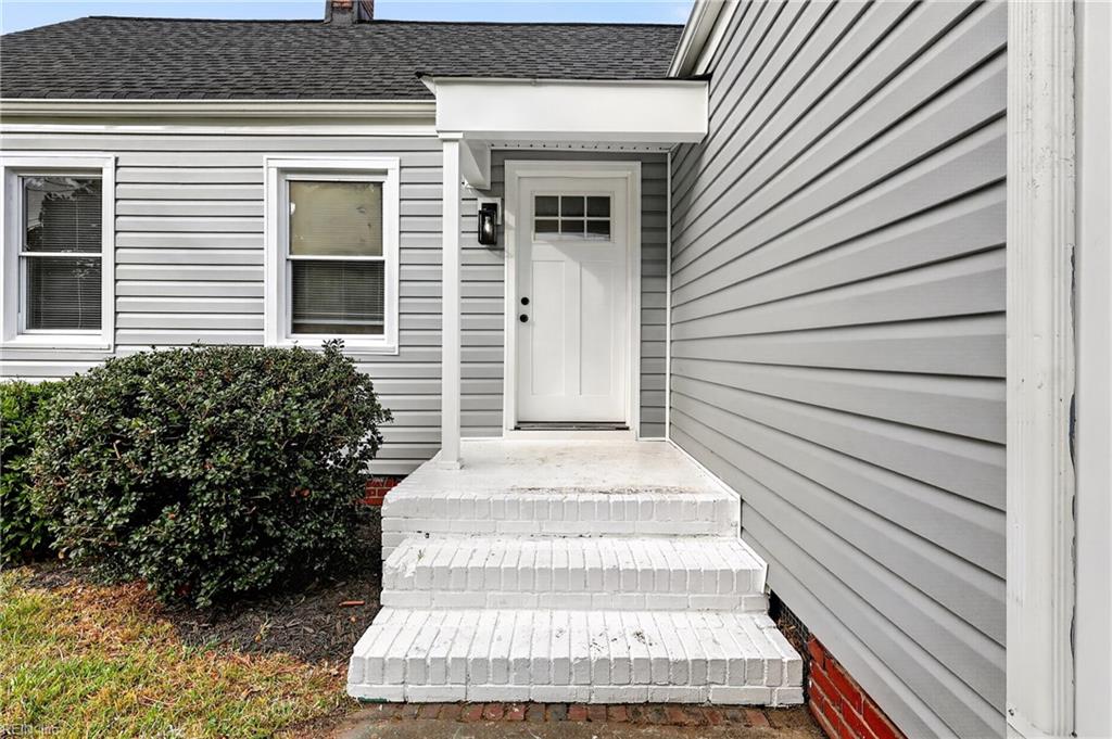 3311 Sewells Point Rd Property Photo 2