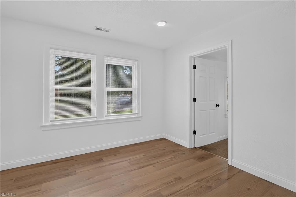 3311 Sewells Point Rd Property Photo 8
