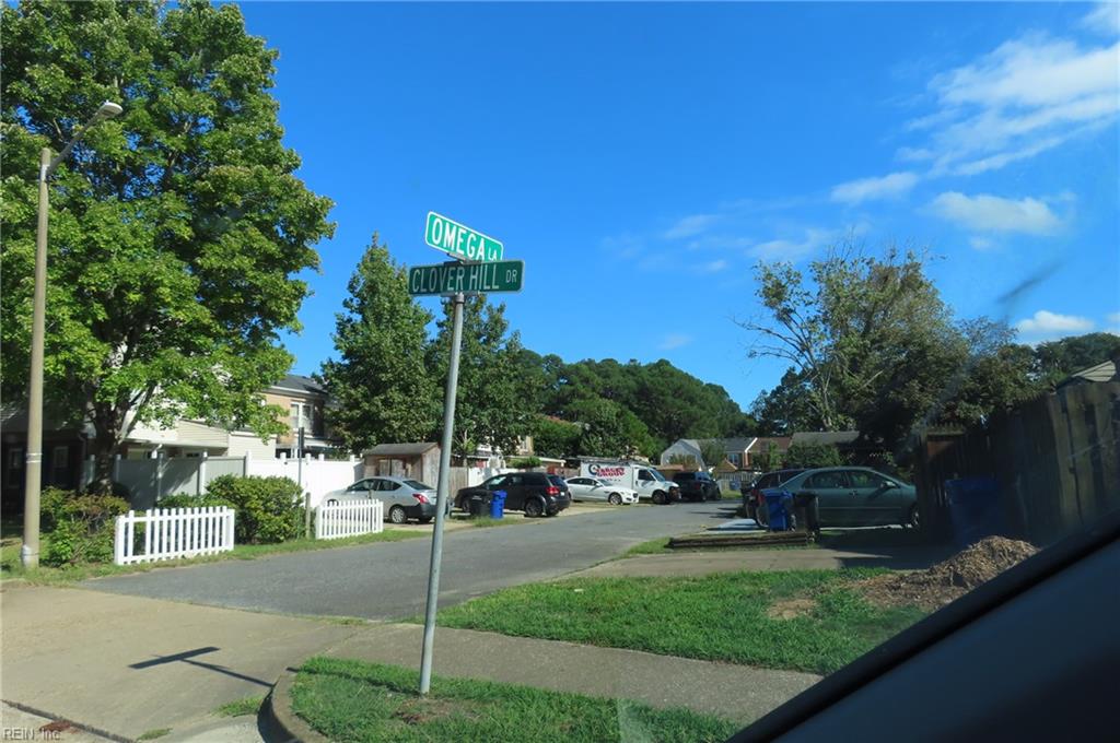 5210 Clover Hill Dr Dr Property Photo 2
